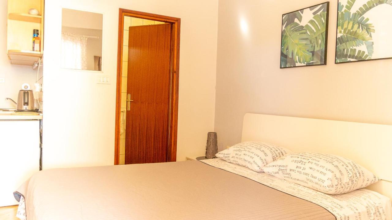 Lela 1 Apartment Бибине Екстериор снимка