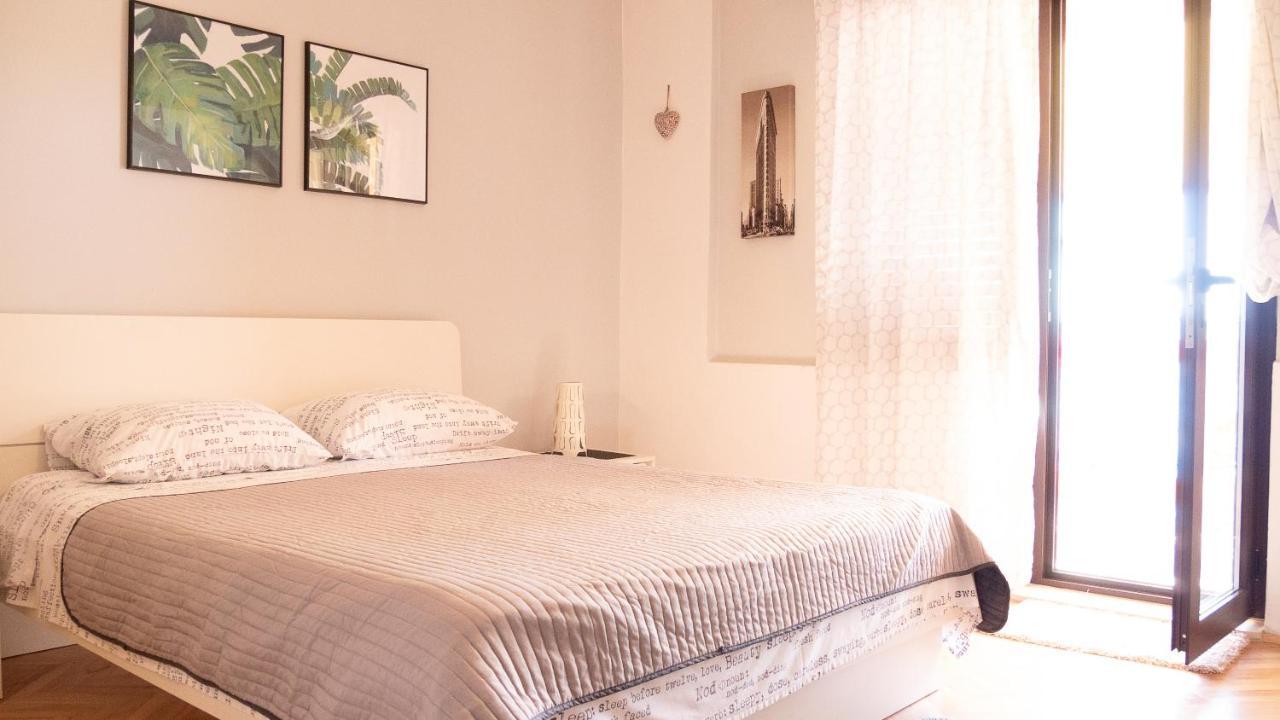 Lela 1 Apartment Бибине Екстериор снимка