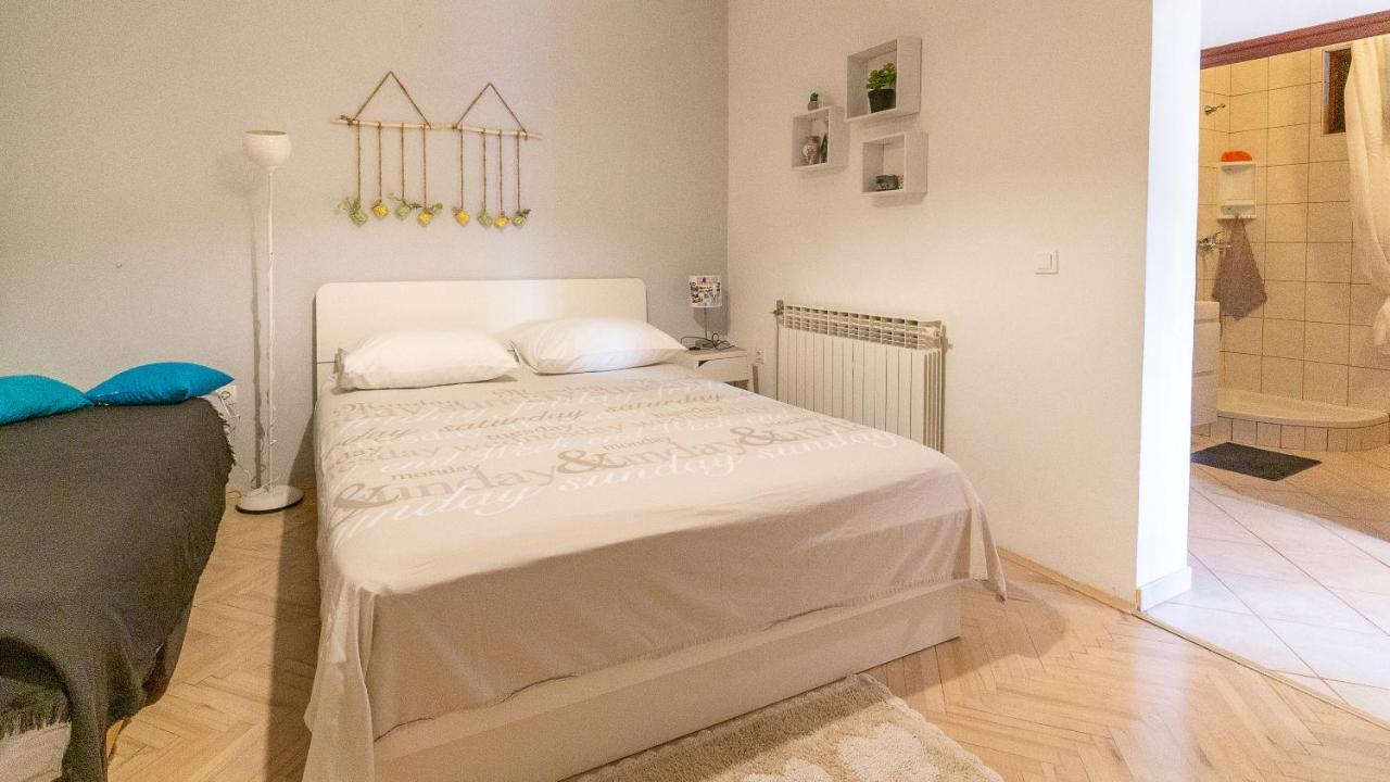Lela 1 Apartment Бибине Екстериор снимка