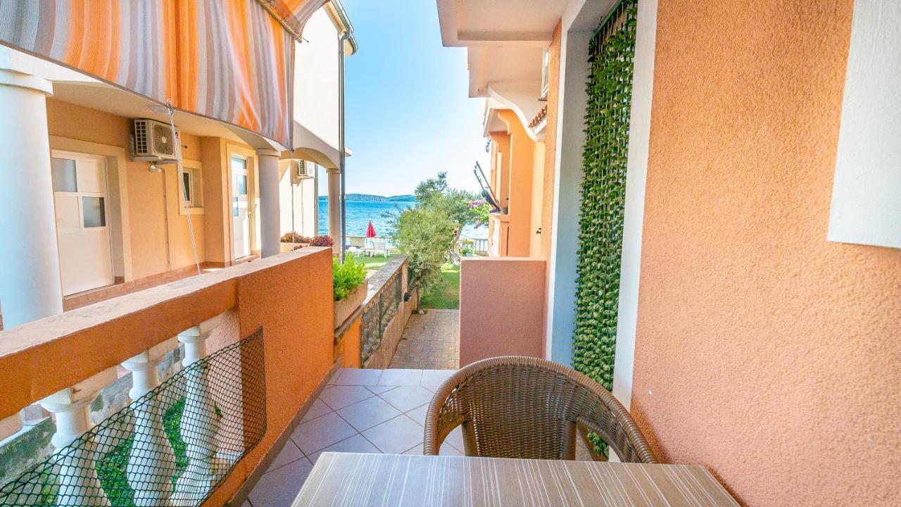 Lela 1 Apartment Бибине Екстериор снимка