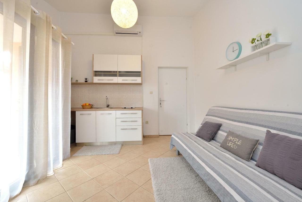 Lela 1 Apartment Бибине Екстериор снимка